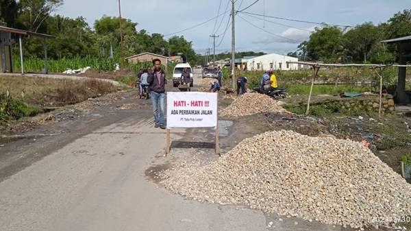 PT TPL Perbaiki Jalan Provinsi Silaen Silimbat