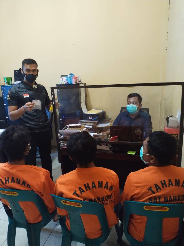 Dikibuskan Warga, Residivis dan Pecandu Narkoba Ditangkap Polisi