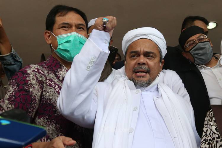 Sidang Perdana  Habib Rizieq Hari Ini di gelar di pengadilan