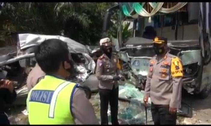 Tabrakan Maut Tewaskan 9 Orang, Sopir Avanza Jadi Tersangka