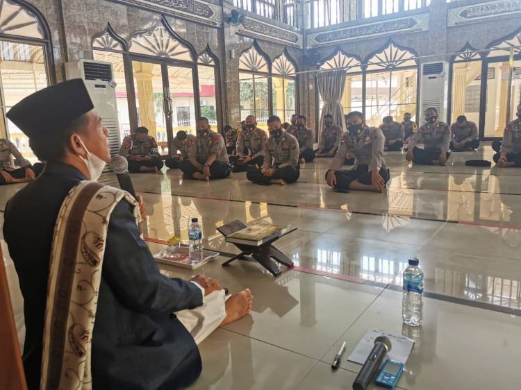 Satuan Brimob Polda Sumut Peringati Isra&rsquo; Mi&rsquo;raj Nabi Muhammad SAW 1442H/2021 M