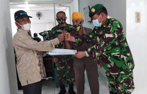 Kababinminvetcaddam I/BB Beri Penghargaan untuk Veteran RI