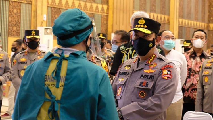 Curhat Warga ke Kapolri Setelah Divaksin, Kami Senang dan Atusias Setelah Menunggu Setahun