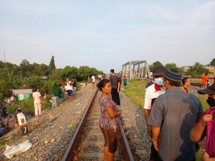 Coba Peringatkan Tantenya, Bocah 10 Tahun Malah Tersambar Kereta Api