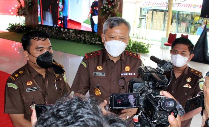 Kajati Sumut Idianto Resmikan 'Rumah RJ Pur Pur Sage' di Desa Ketaren Karo