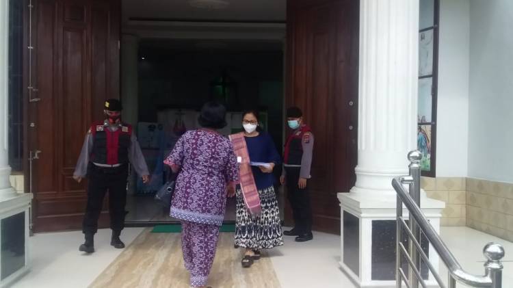 Beri Rasa Aman Dan Nyaman, Sat Samapta Polresta Deli Serdang Laksanakan Patroli Dan Monitoring Kegiatan Ibadah Di Gereja