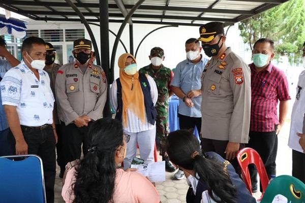 Kapolres Simalungun Tinjau Gebyar Vaksinasi di Tanah Jawa