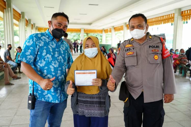 Polres Tebing Tinggi Gelar Vaksinasi Massal Serentak