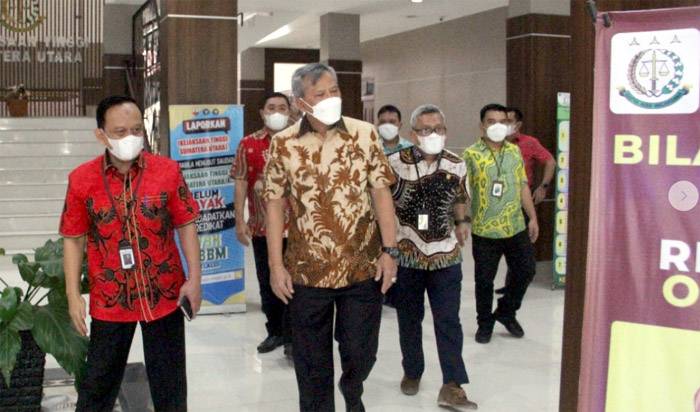 Hari Pertama Bertugas, Kajati Sumut Idianto Gelar Rapat dan Monitoring Seluruh Ruangan