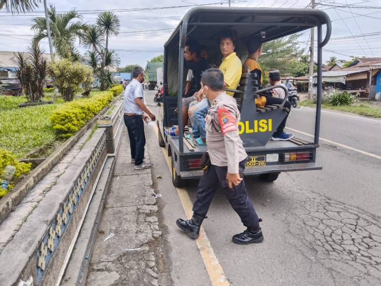 Lakukan Pungli Di Simpang Medan 4 Preman Lontong Di Amankan