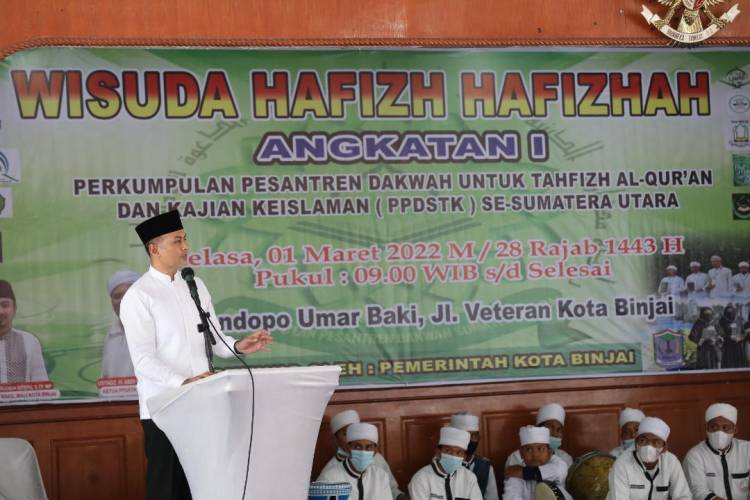 Wagub Sumut Wisuda Hafiz dan Hafizah 30 Juz Angkatan I PPDTKS