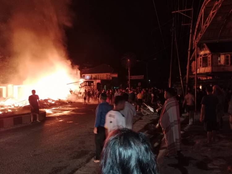 Si Jago Merah Ngamuk, Lalap 9 Bangunan di Kotanopan
