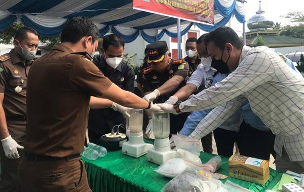 Kejari Deliserdang Musnahkan Barang Bukti Perkara Inkrah