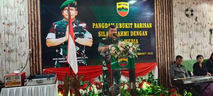 Mayjen TNI A.Daniel Chardin Jalin Silaturahmi Bersama Wartawan