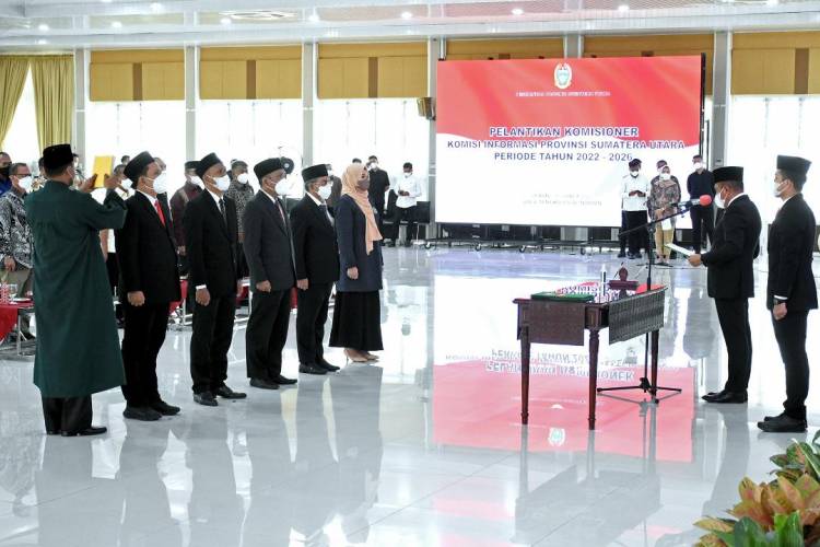 Gubsu Lantik Anggota Komisi Informasi Provinsi Sumut, Edy Rahmayadi Tekankan Tiga Hal