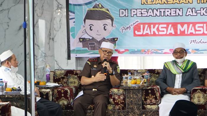 Jaksa Masuk Pesantren, Kajati Sumut Idianto : Lindungi Anak Karena Mereka Adalah Masa Depan Bangsa
