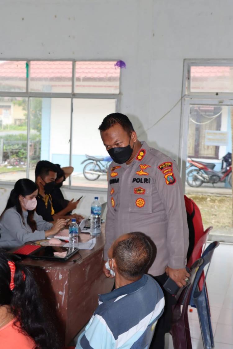 Kapolres Nias tinjau Vaksinasi Covid-19 di Kec. Lahewa Kab. Nias Utara