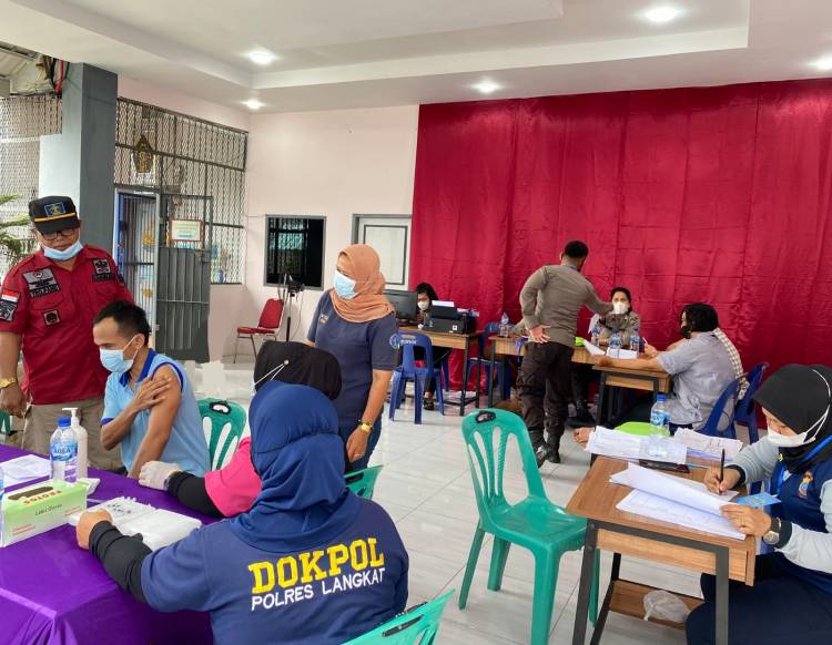 Tiga Instansi Gelar Vaksinasi Pertama, Kedua dan booster  di Rutan