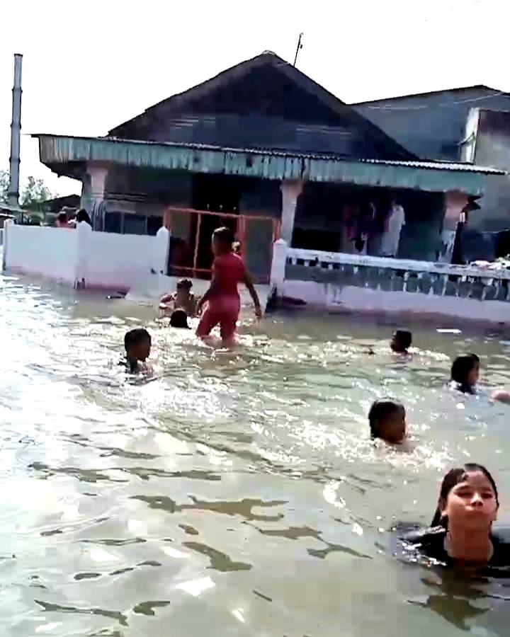 Belasan Ribu Warga di Medan Utara Hanya Bisa Pasrah dengan Air Pasang Perdani