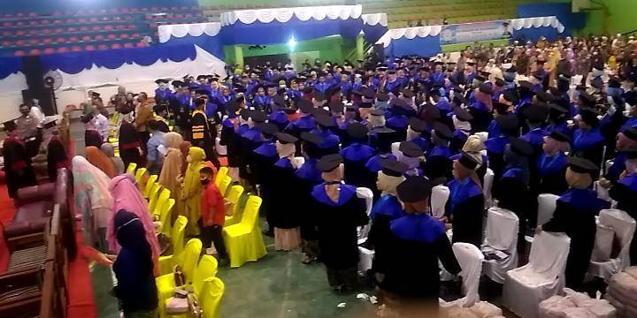 Ratusan Mahasiswa STKIP Budidaya di Wisuda, Para Alumni Diharap Jadi Agen Perubahan