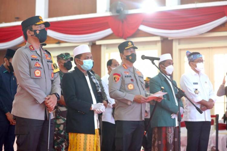 Kabareskrim Polri dan Kapolda Jatim Cek Pelaksanaan dan Pencapaian Vaksinasi Covid-19