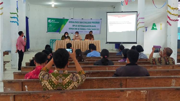 "BPJAMSOSTEK Cabang Tapanuli Utara sosialisasikan program  jaminan sosial ketenagakerjaan bagi siswa magang"