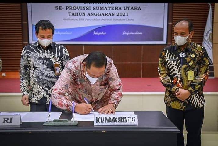 Walikota Padang Sidempuan Beranjak Ke Kantor BPK-RI Medan