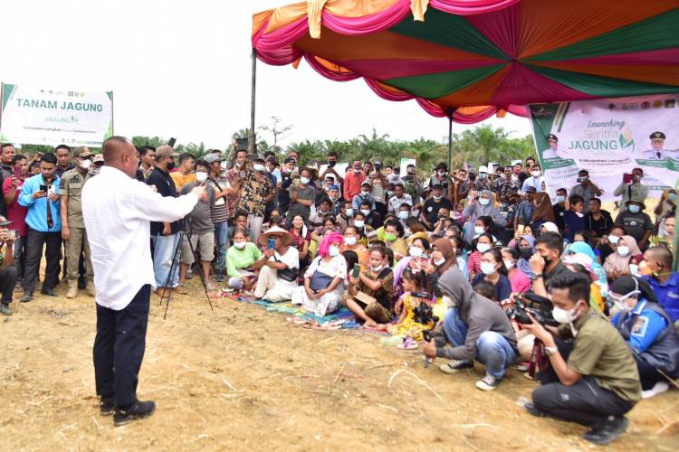 Selesaikan Konflik Lahan di Besitang,  Edy Rahmayadi Dialog Langsung dengan Petani