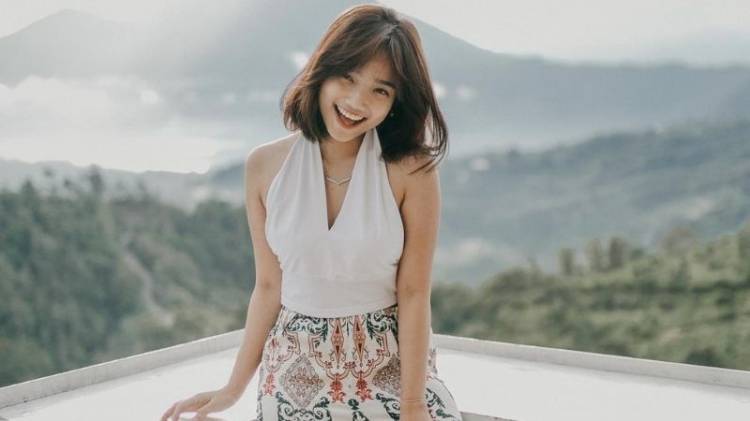 Dianggap Terlalu Seksi! Penampilan Fuji Banjir Kritikan, Yuk Intip Beberap Potretnya