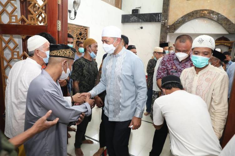 Beri Semangat dan Motivasi Musa Rajekshah Kunjungi Rutan Kelas I Medan