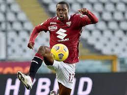 Incar Bek Milik Torino, Arsenal dan Tottenham Saling Berebut