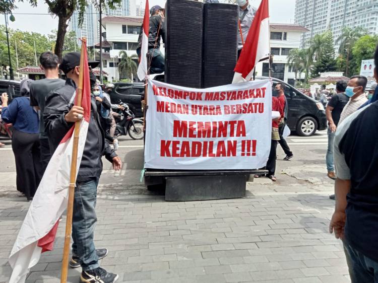 Warga Medan Deli Terus Menuntut  Camatnya Agar Dicopot, Ada apa...?