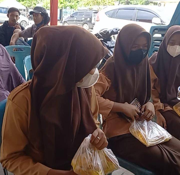 Kapolres Sergai Siapkan Bingkisan Minyak Goreng Siswa - Siswi Lakukan Vaksin