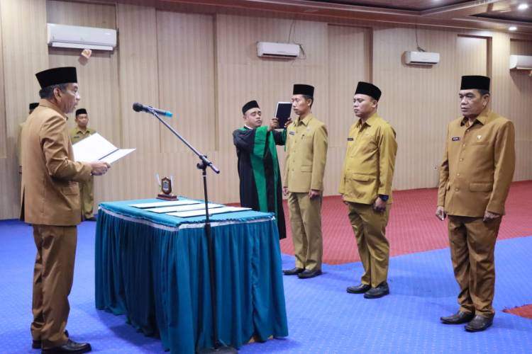 Sekdako Binjai Lantik Tiga Pejabat Administrator