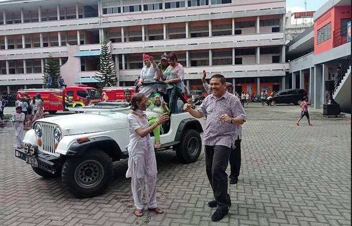 Ramaikan Festival Holi India di Medan, Parlindungan Purba Ikut Joget Bersama Masyarakat