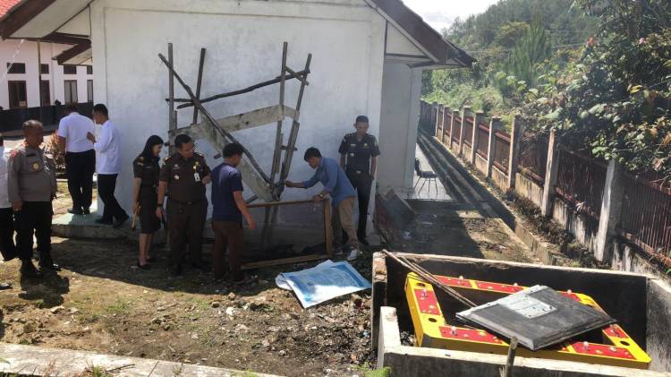 Kejari Humbahas Musnahkan Barang Bukti 14 Kasus