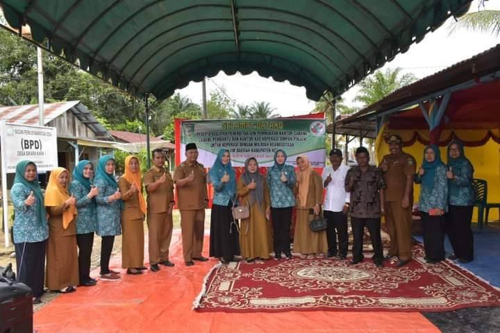 Ketua TP PKK(Madina) mengunjungi Desa Binaan Sikara-Kara I