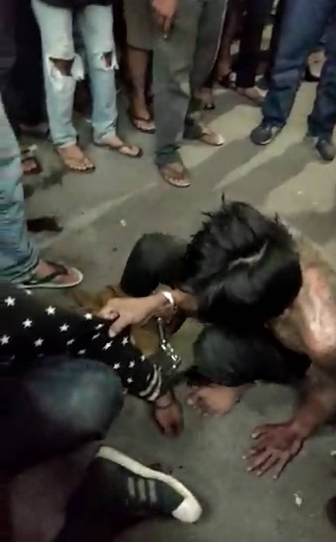 Dua Begal Rampas  HP Wanita Nyaris Tewas Dihajar Massa