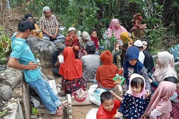 Ziarah Kubur Sambut Puasa, Jadi Tradisi di Tapteng