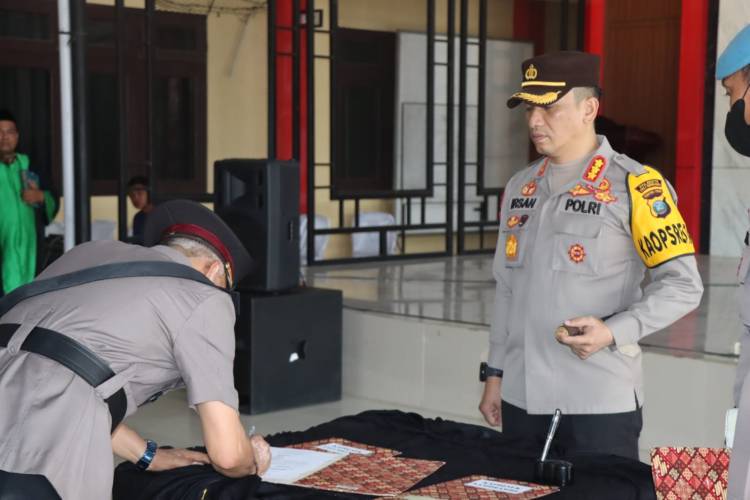 Kapolresta Deli Serdang Pimpin Sertijab Tiga Kapolsek di Wilkumnya dan Pelepasan Purna Bhakti