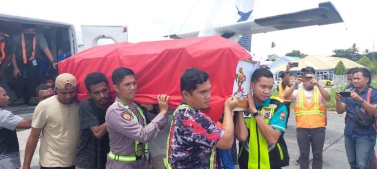 Amankan Sholat Tarawih, Dua Personil Polri dan TNI Tewas Ditembak
