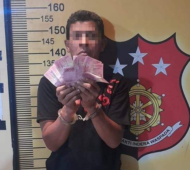 Pengedar Uang Palsu Di Tangkap Warga, Pelaku Diserahkan Ke Polsek Labuhan