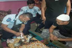 Gara Gara Tahu Goreng, Istri Napi kelas II-B Blangpidie, Menuy