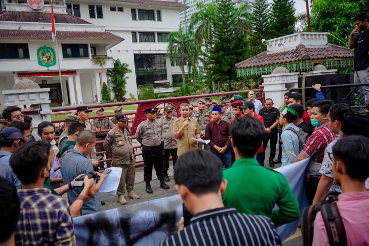 Cipayung Plus Kota Medan Gelar Aksi Damai Depan Balai Kota, Dukung Kinerja Bobby Nasution