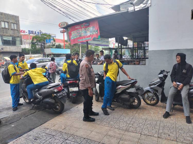 Antisipasi Tawuran Pelajar, Polsek Medan Baru Patroli Jam Pulang Sekolah