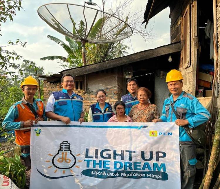265 Masyarakat Sumut Nikmati Listrik Melalui Program Light Up The Dream