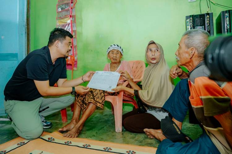 Di Usia 105 Tahun, Nek Satinem Baru Memiliki KTP & KK,Berkat Siapa...?
