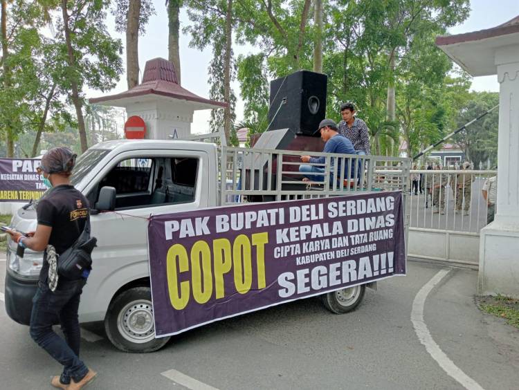 Lagi, Rekanan Dinas Cikataru Demo di Kantor Bupati DS