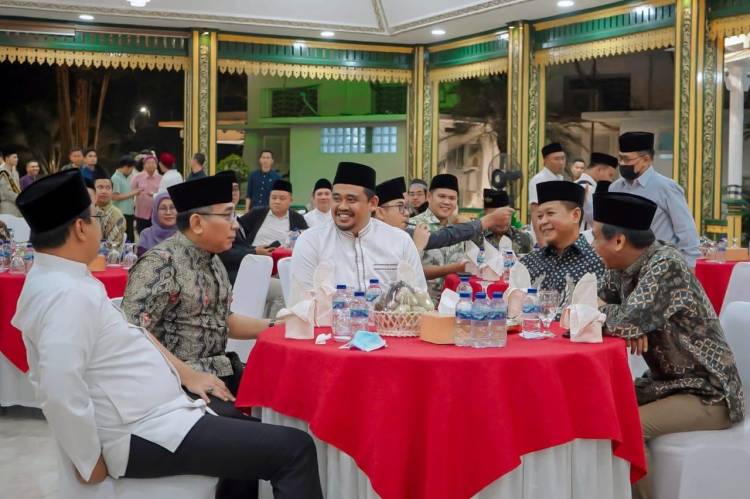 Sosok Bobby Nasution di Mata Gus Yahya