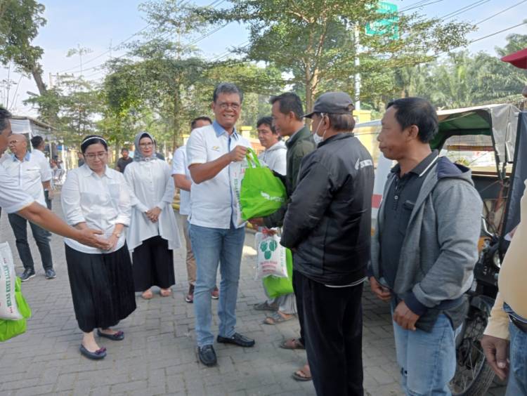Sambut HUT PTPN dan Bulan Ramadhan, PTPN2 Bagikan Sembako dan Santuni Anak Yatim